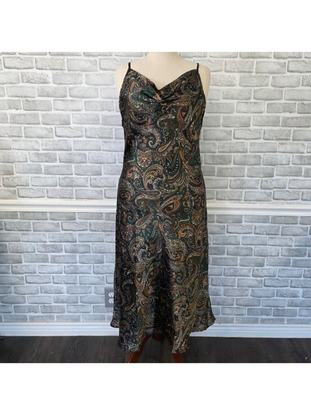 CIARRA Satin Paisley Slip Dress Cowl Neck Midi Dress 40 Classic Elegance